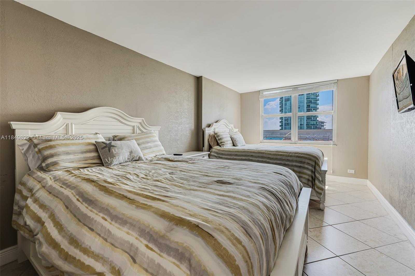 Small Image of 6039 COLLINS AVE #936, Miami Beach Number 23