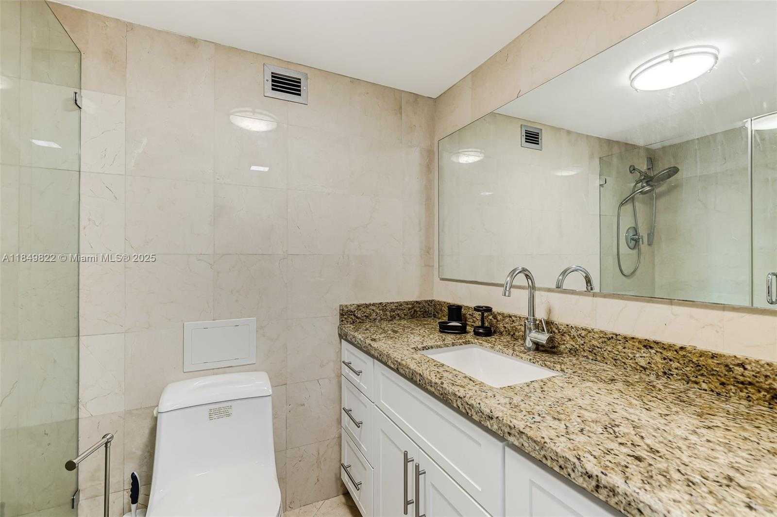 Small Image of 6039 COLLINS AVE #936, Miami Beach Number 26