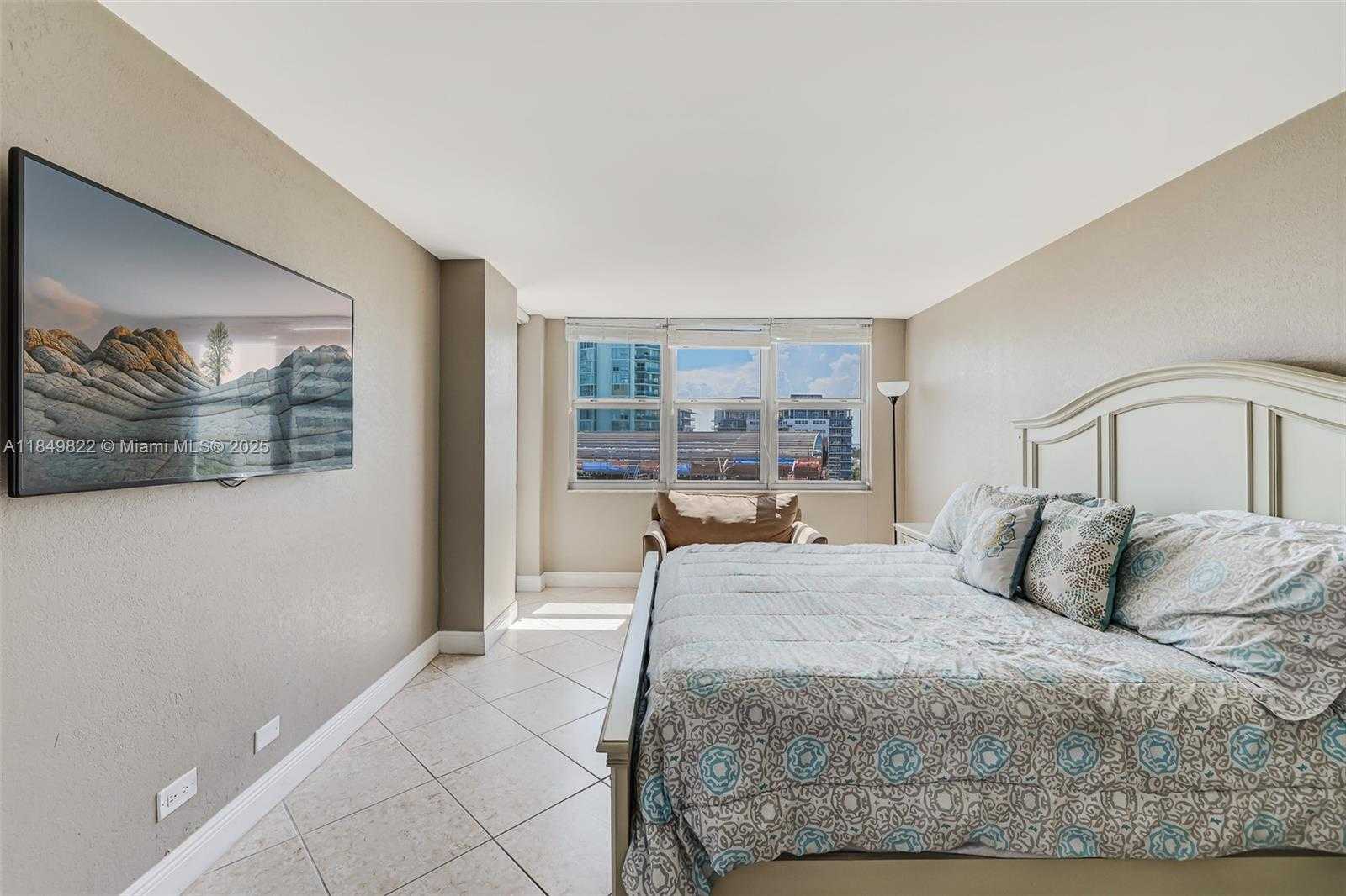 Small Image of 6039 COLLINS AVE #936, Miami Beach Number 29