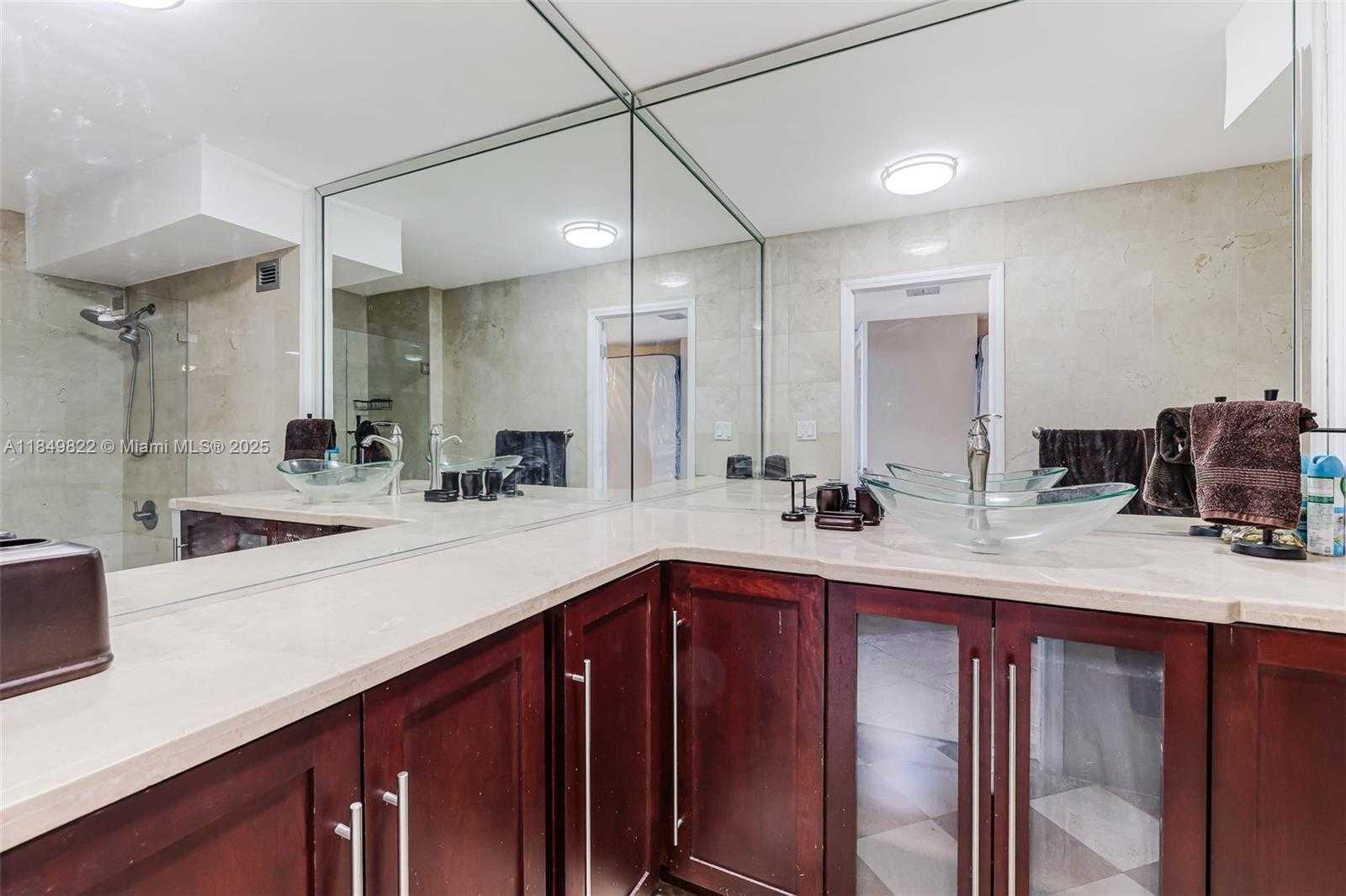 Small Image of 6039 COLLINS AVE #936, Miami Beach Number 33