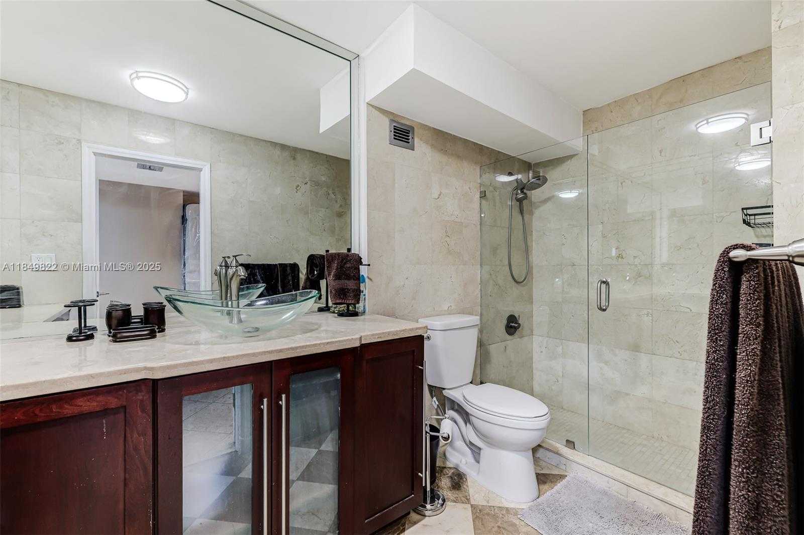Small Image of 6039 COLLINS AVE #936, Miami Beach Number 34