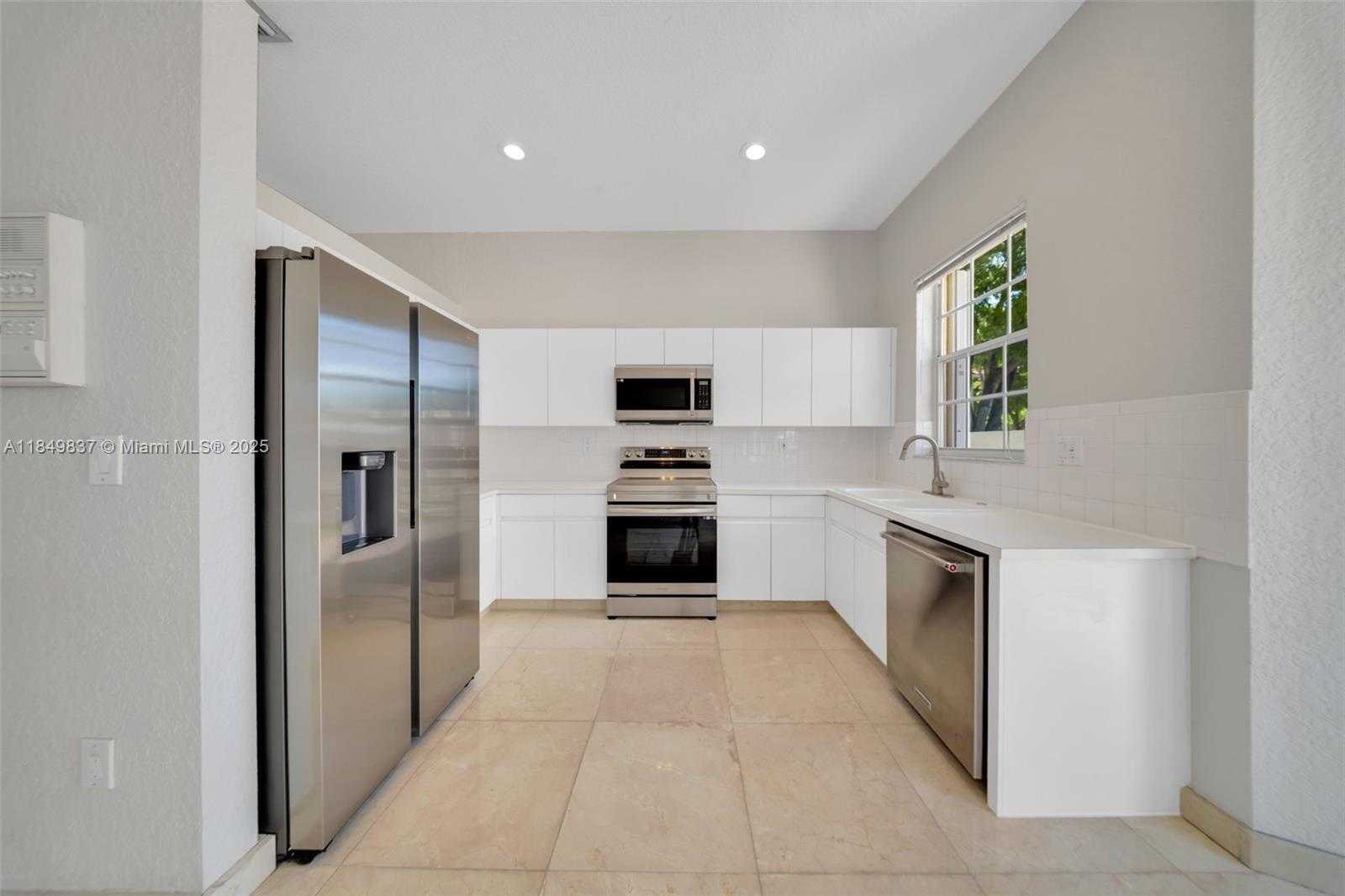Small Image of 10530 NORTH WEST 52ND TER, Doral Number 10
