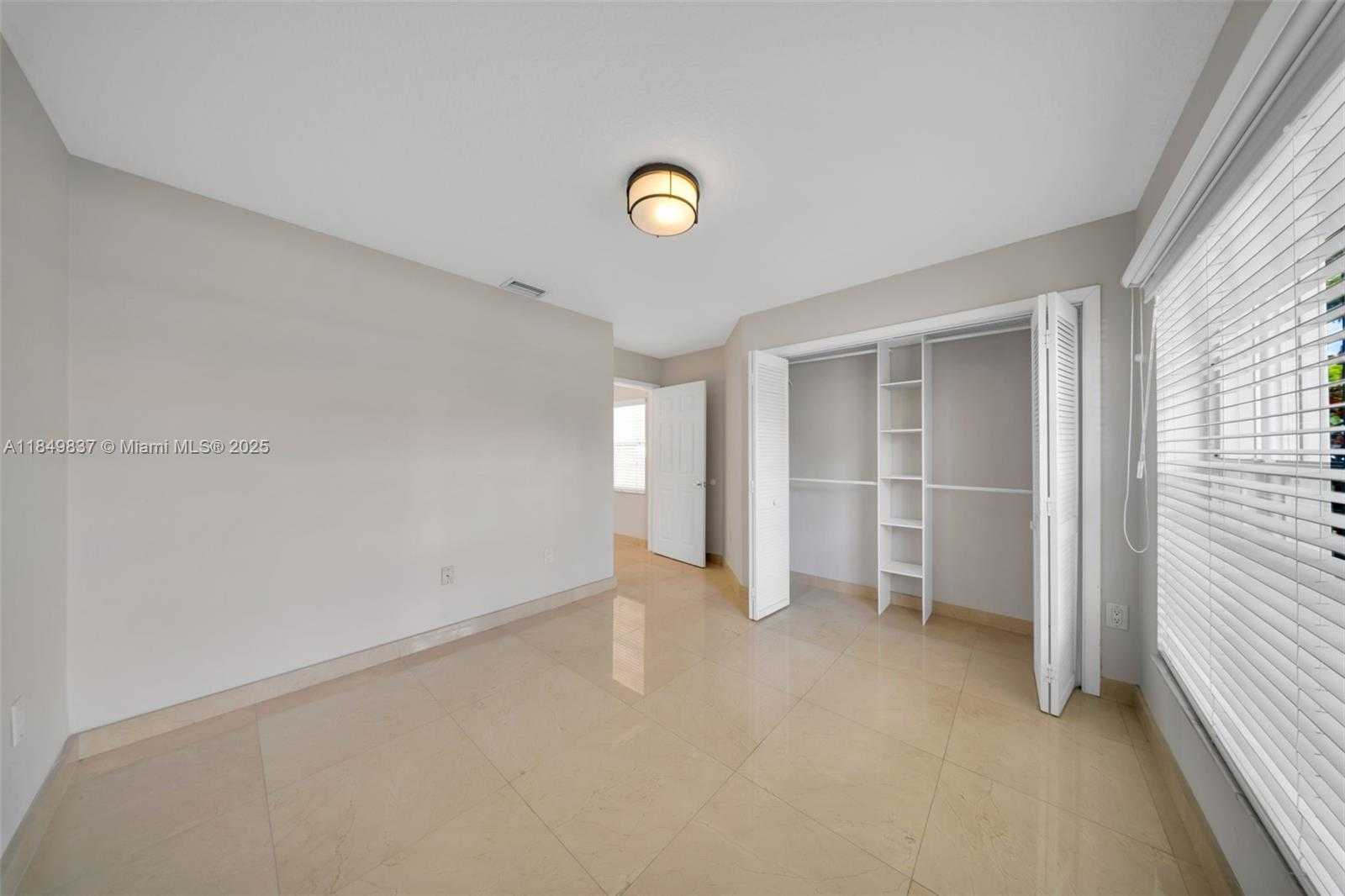 Small Image of 10530 NORTH WEST 52ND TER, Doral Number 12