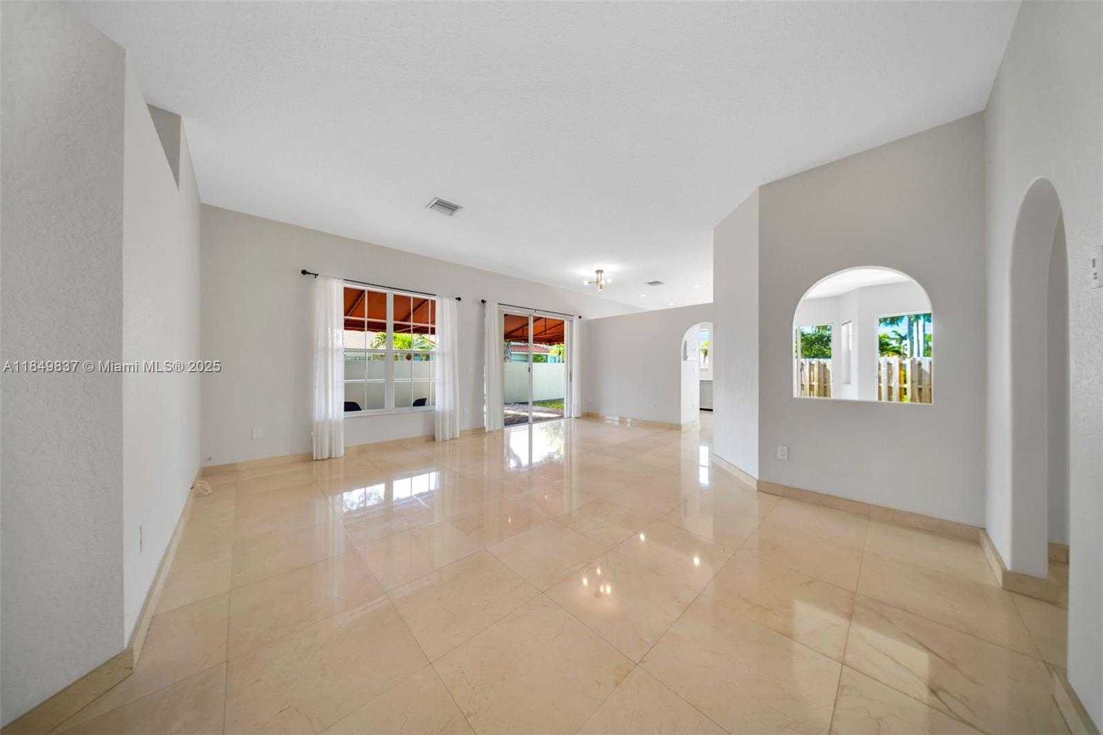 Small Image of 10530 NORTH WEST 52ND TER, Doral Number 13
