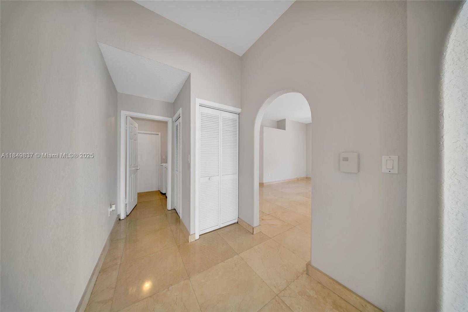 Small Image of 10530 NORTH WEST 52ND TER, Doral Number 16