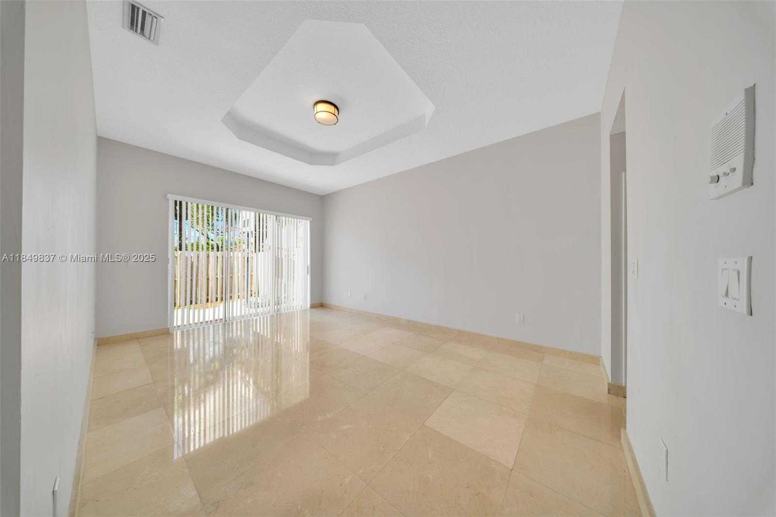 Small Image of 10530 NORTH WEST 52ND TER, Doral Number 17