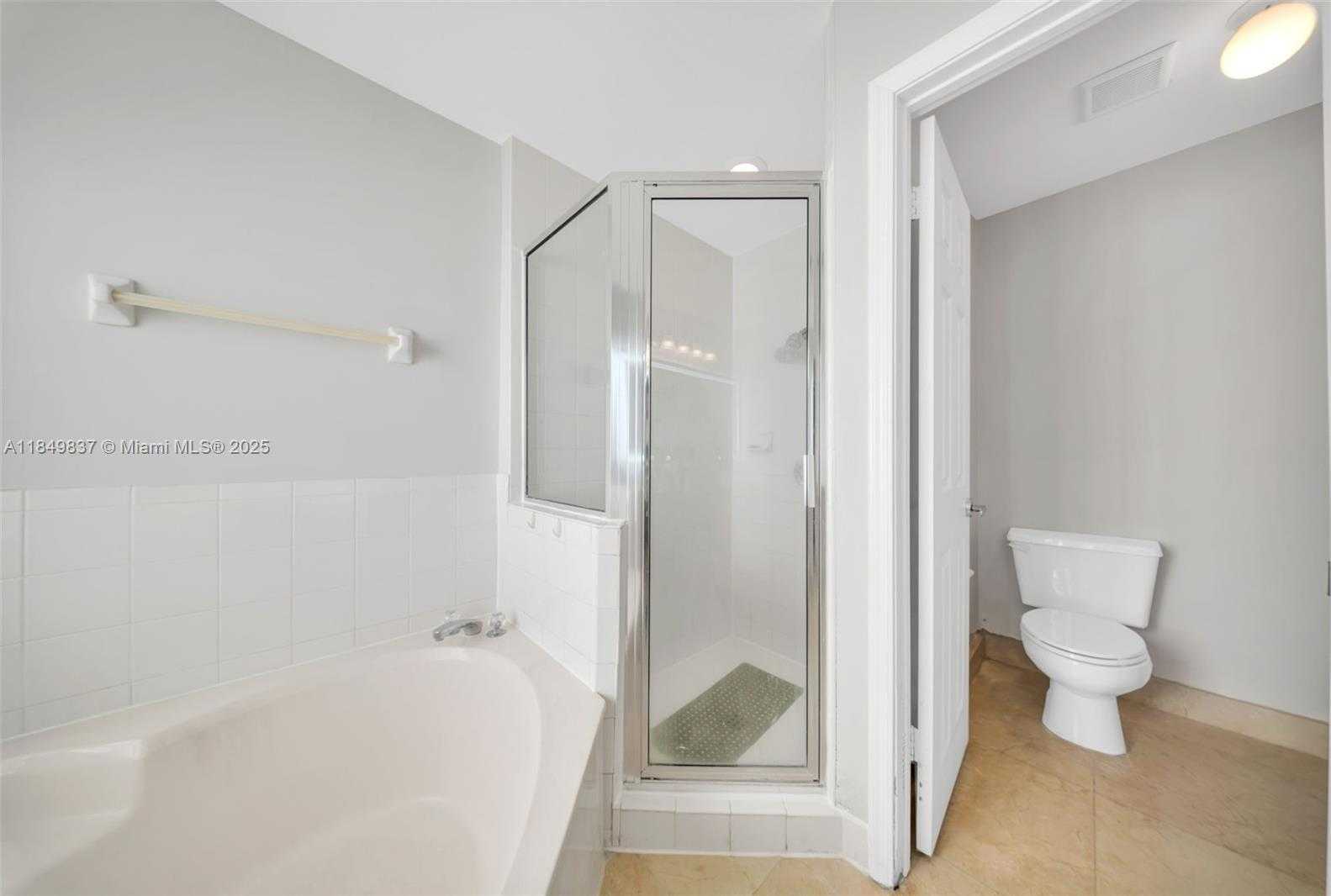 Small Image of 10530 NORTH WEST 52ND TER, Doral Number 21
