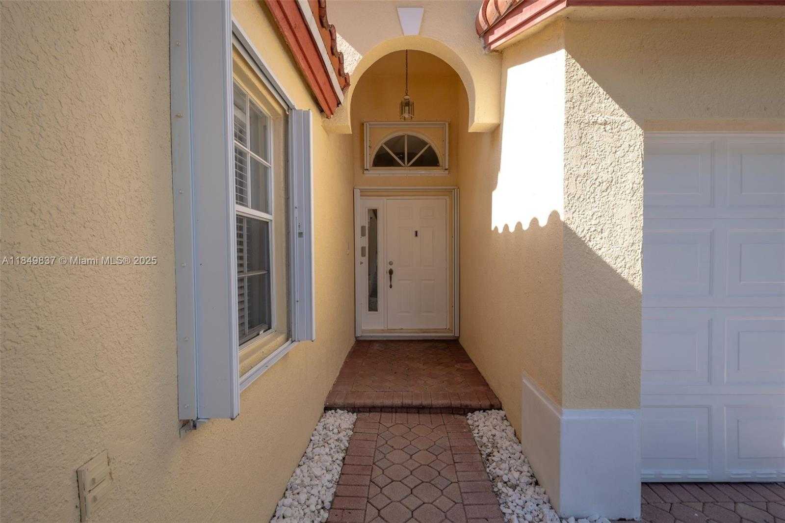 Small Image of 10530 NORTH WEST 52ND TER, Doral Number 6