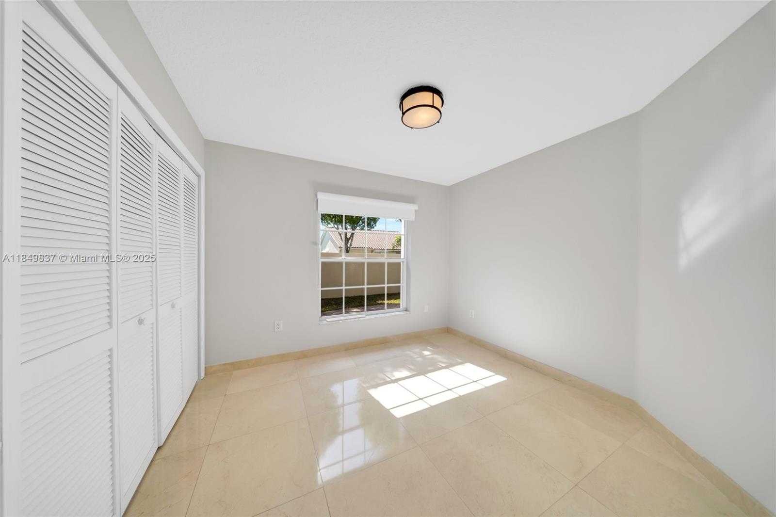 Small Image of 10530 NORTH WEST 52ND TER, Doral Number 8