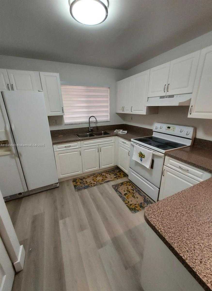 Small Image of 14911 SOUTH WEST 80 ST #115, Miami Number 5