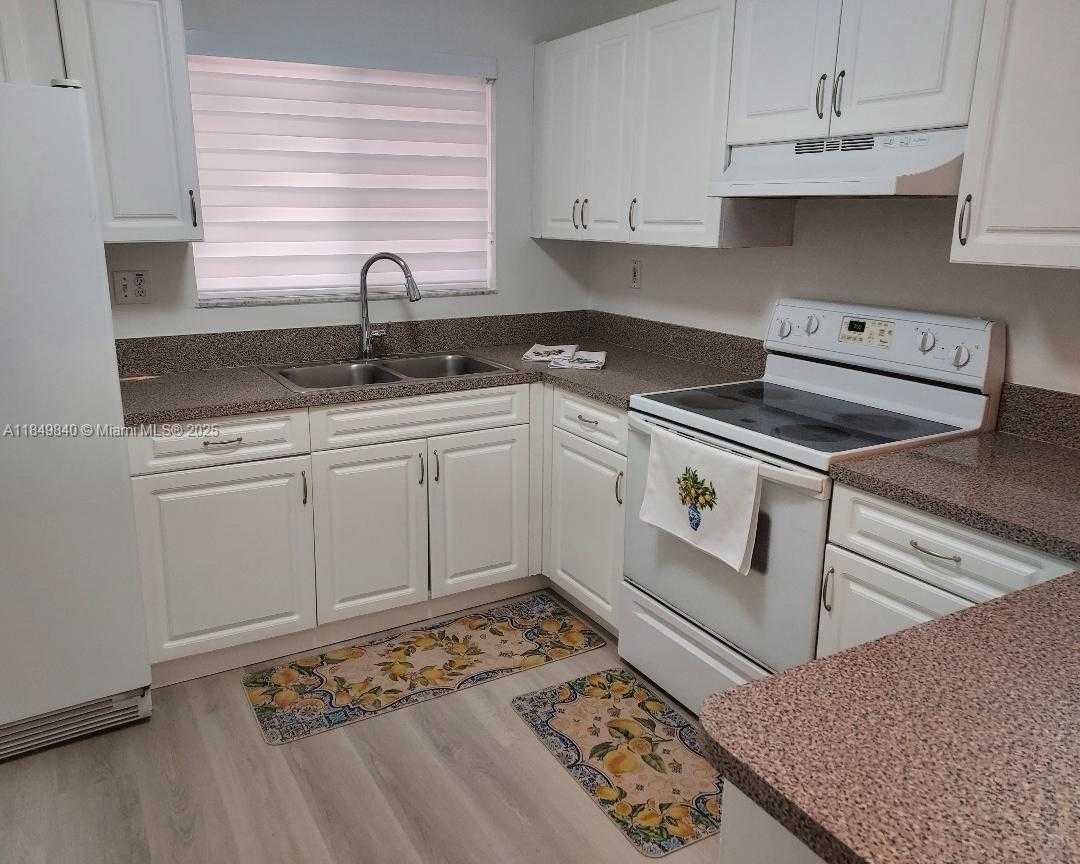 Small Image of 14911 SOUTH WEST 80 ST #115, Miami Number 6