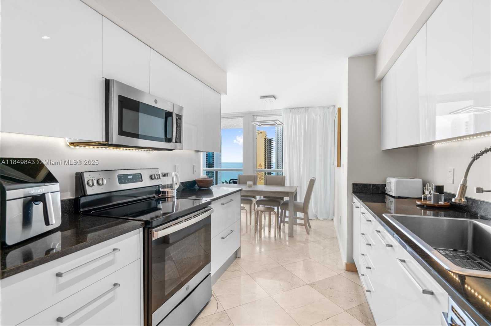 Small Image of 16500 COLLINS AVE #1752, Sunny Isles Beach Number 12