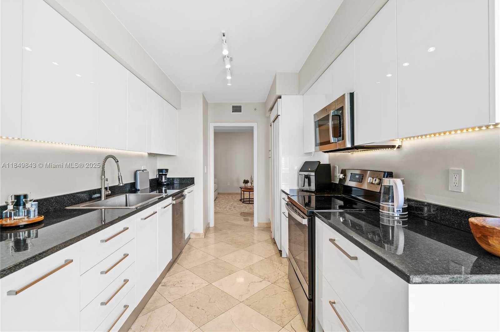 Small Image of 16500 COLLINS AVE #1752, Sunny Isles Beach Number 18