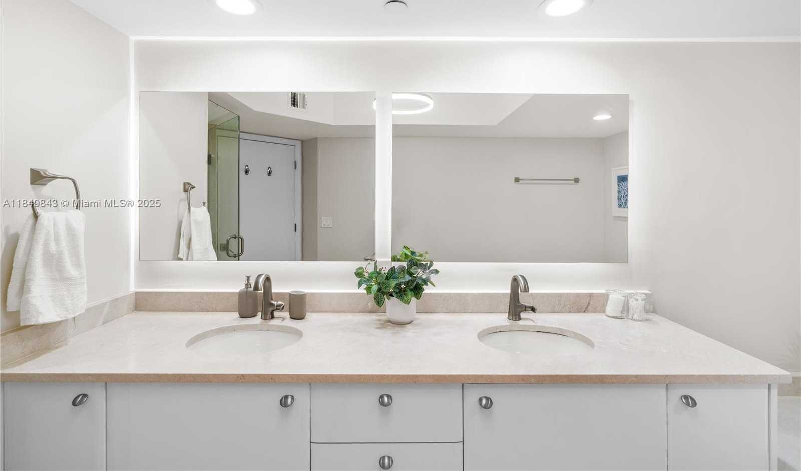Small Image of 16500 COLLINS AVE #1752, Sunny Isles Beach Number 27