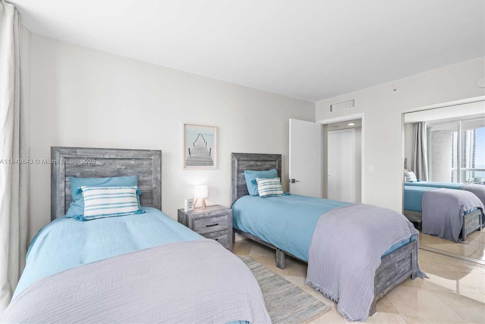 Small Image of 16500 COLLINS AVE #1752, Sunny Isles Beach Number 36