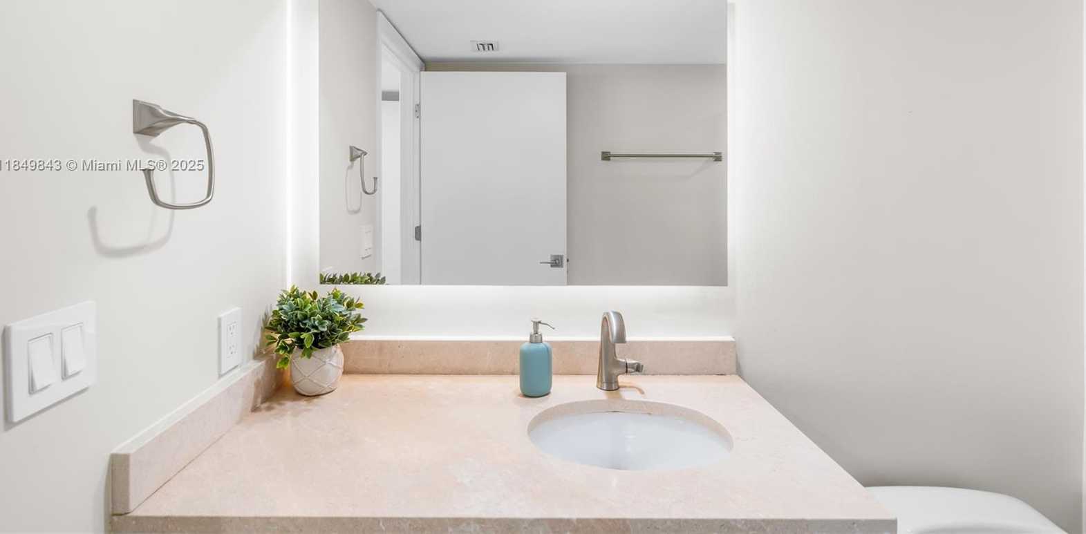 Small Image of 16500 COLLINS AVE #1752, Sunny Isles Beach Number 48
