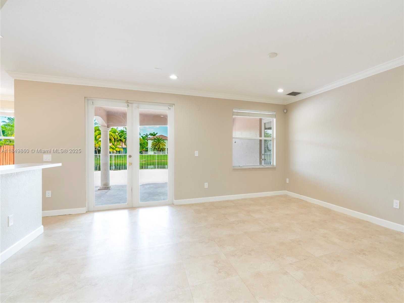 Small Image of 16523 SOUTH WEST 66TH ST, Miami Number 5