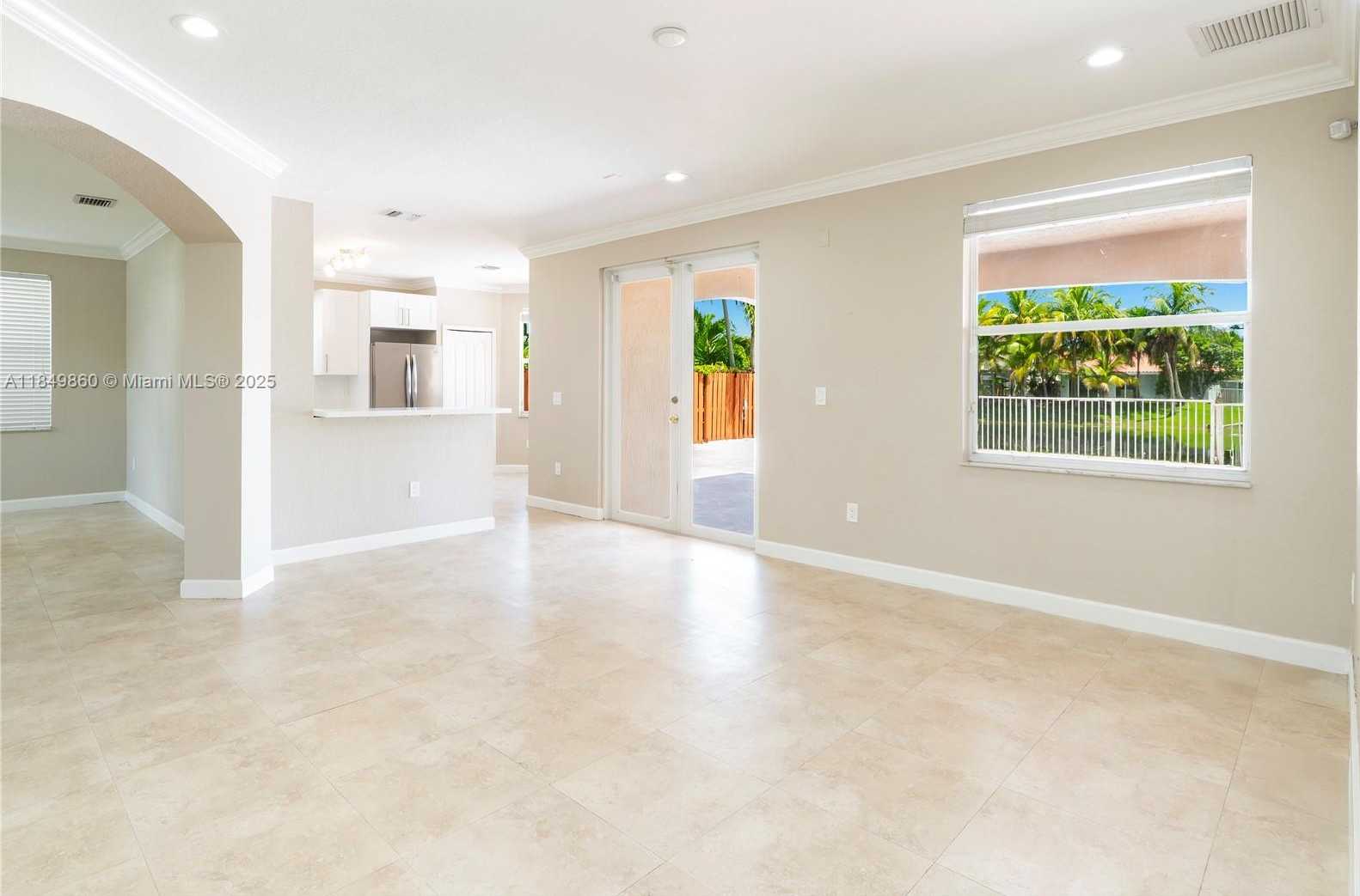 Small Image of 16523 SOUTH WEST 66TH ST, Miami Number 6