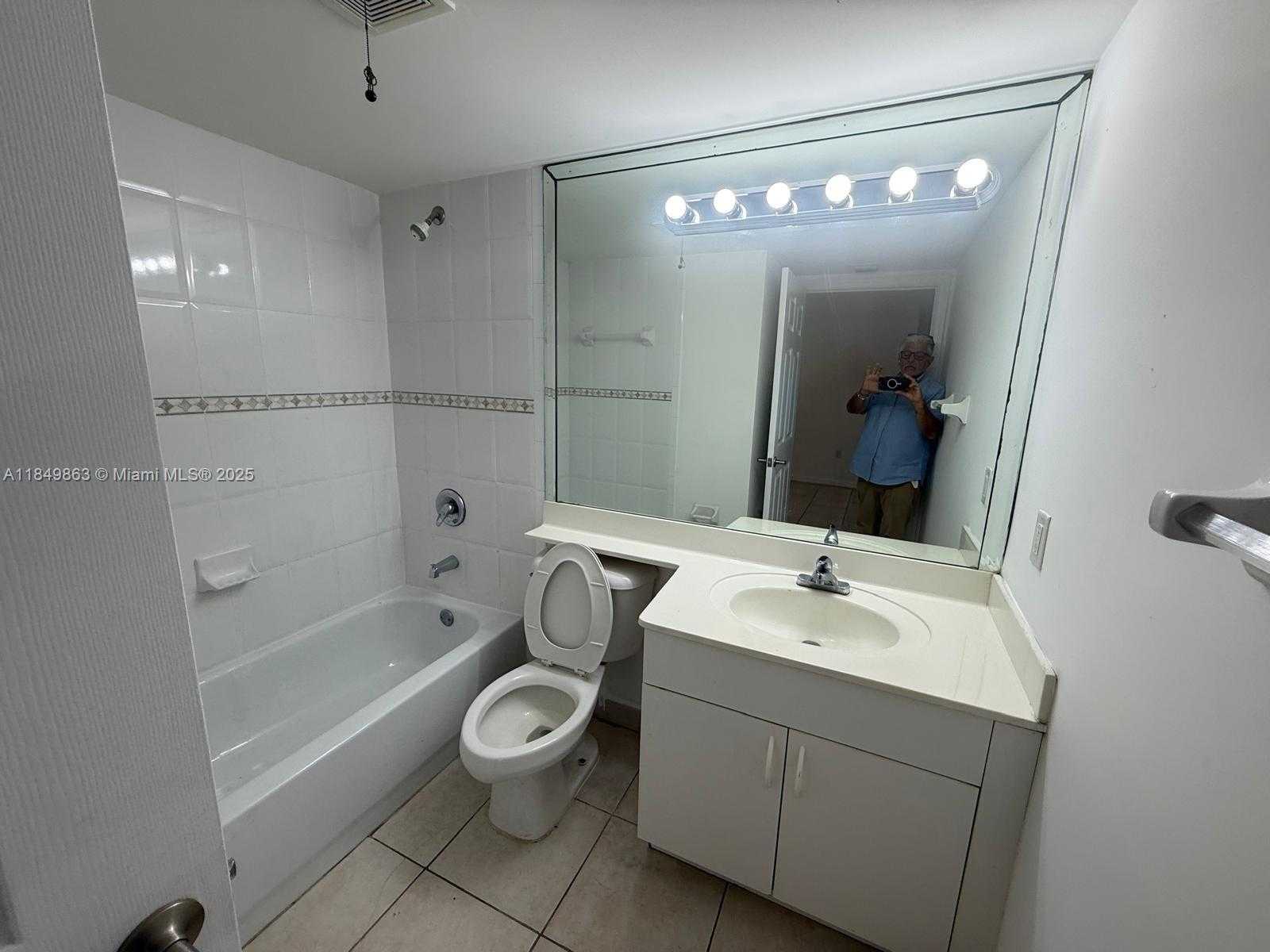 Small Image of 2415 NORTH WEST 16 ST RD #202-1, Miami Number 11