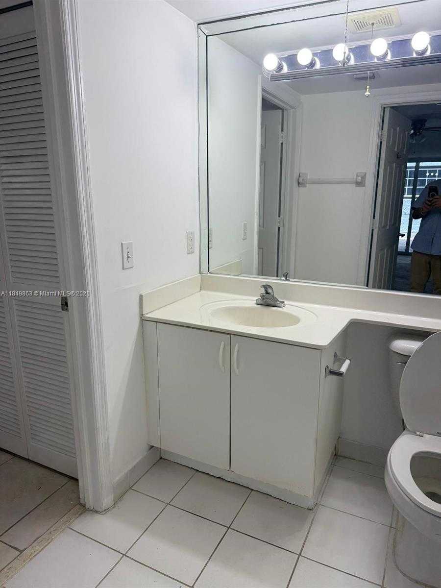 Small Image of 2415 NORTH WEST 16 ST RD #202-1, Miami Number 5