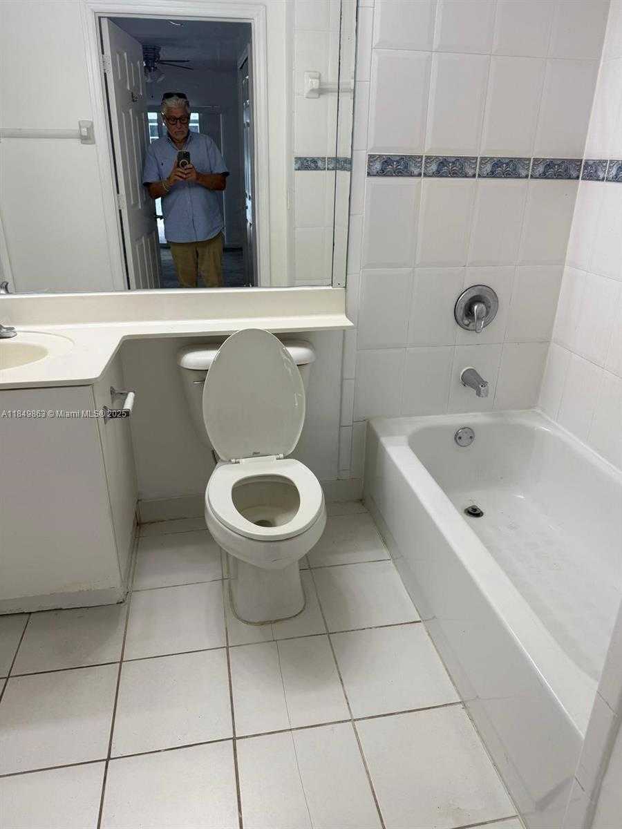Small Image of 2415 NORTH WEST 16 ST RD #202-1, Miami Number 7