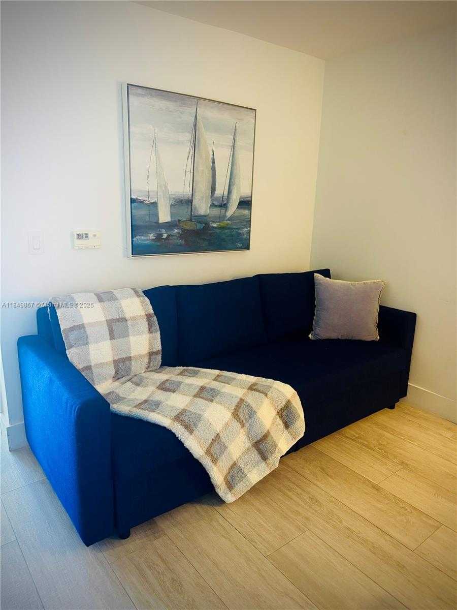Small Image of 121 NORTH EAST 34TH ST #2705, Miami Number 16