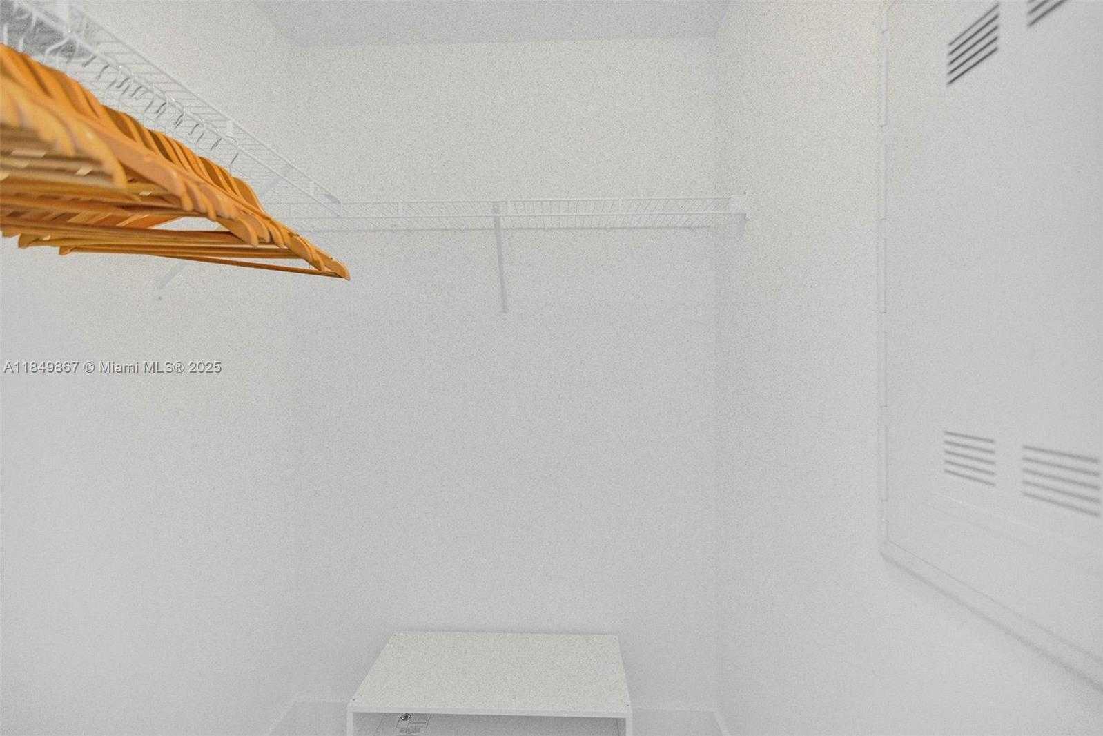 Small Image of 121 NORTH EAST 34TH ST #2705, Miami Number 22