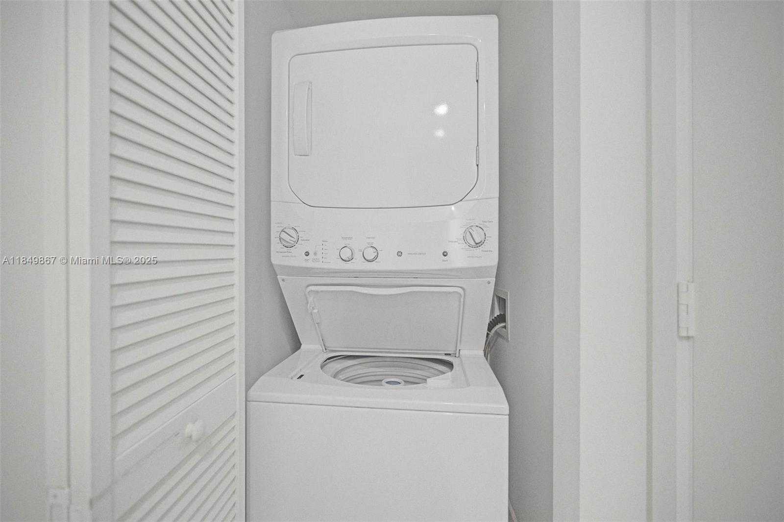 Small Image of 121 NORTH EAST 34TH ST #2705, Miami Number 25