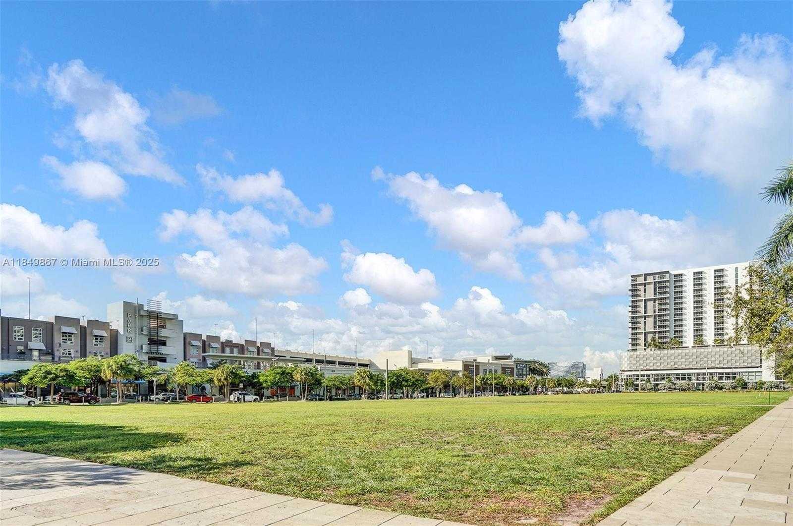 Small Image of 121 NORTH EAST 34TH ST #2705, Miami Number 53