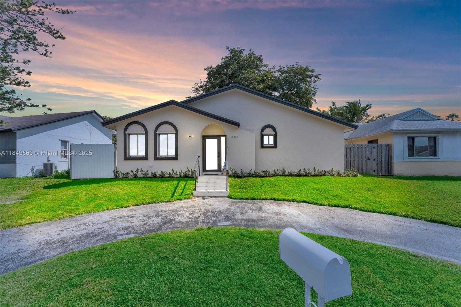 Small Image of 13621 SOUTH WEST 287TH LN, Homestead Number 4