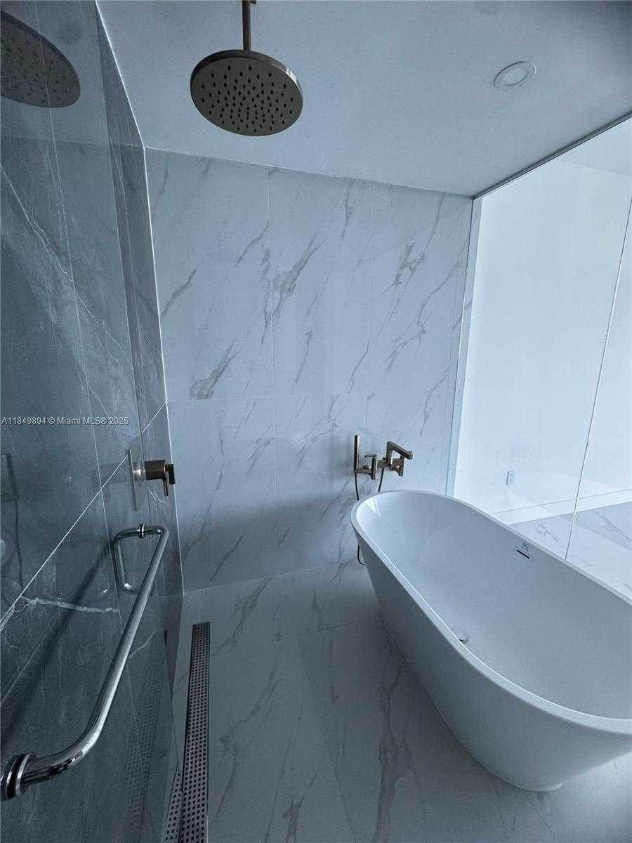 Small Image of 700 NORTH EAST 24 STREET #303, Miami Number 14