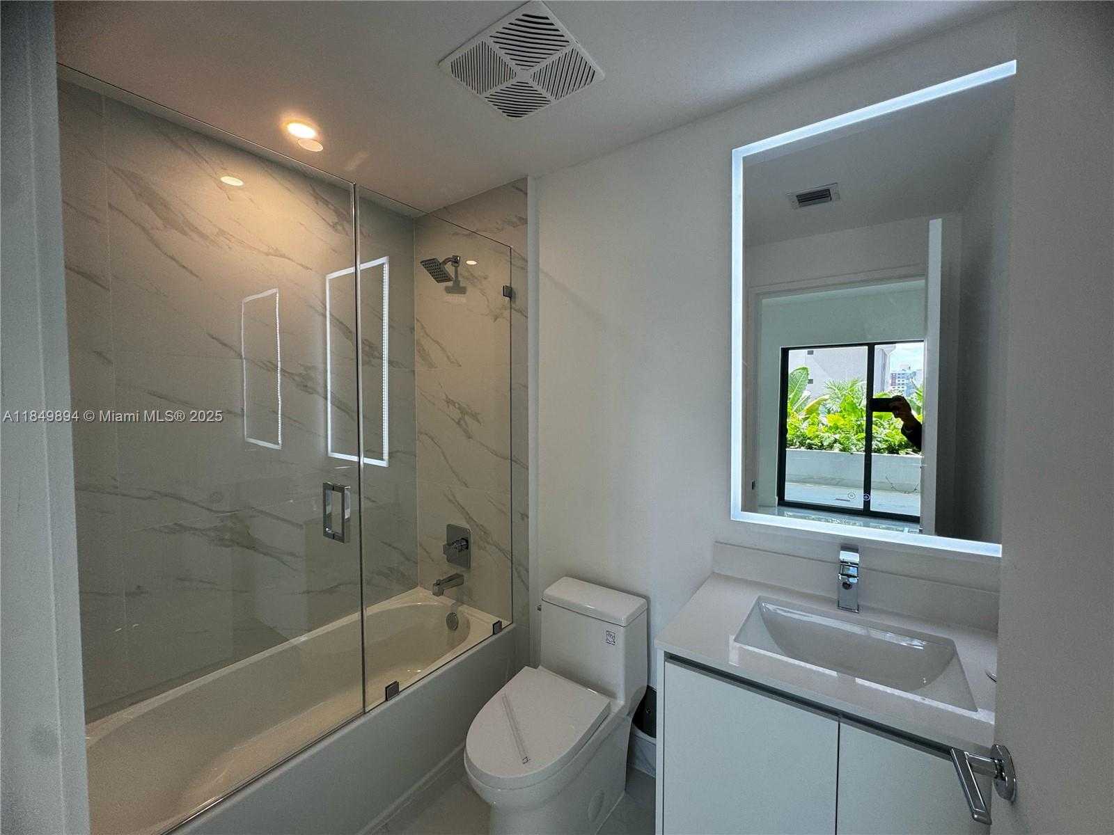 Small Image of 700 NORTH EAST 24 STREET #303, Miami Number 21