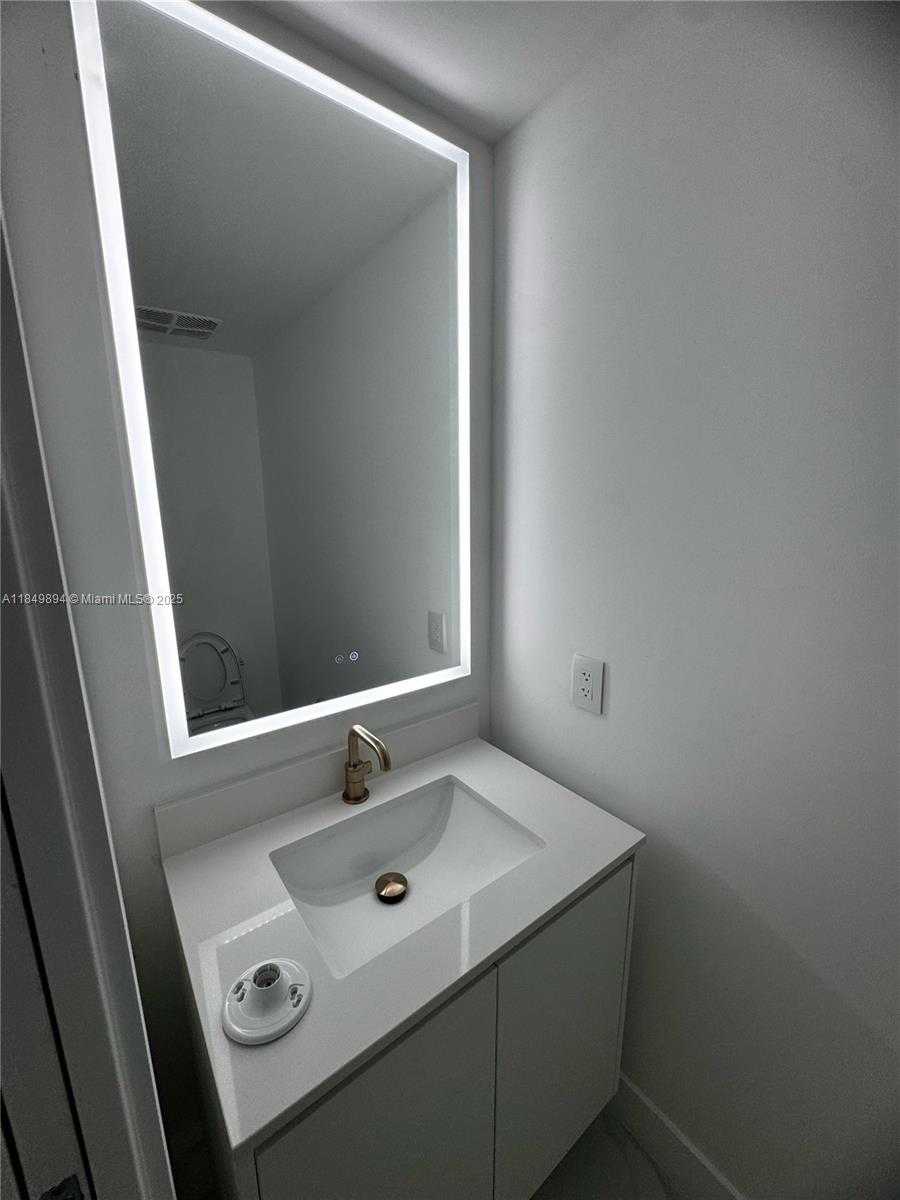 Small Image of 700 NORTH EAST 24 STREET #303, Miami Number 23