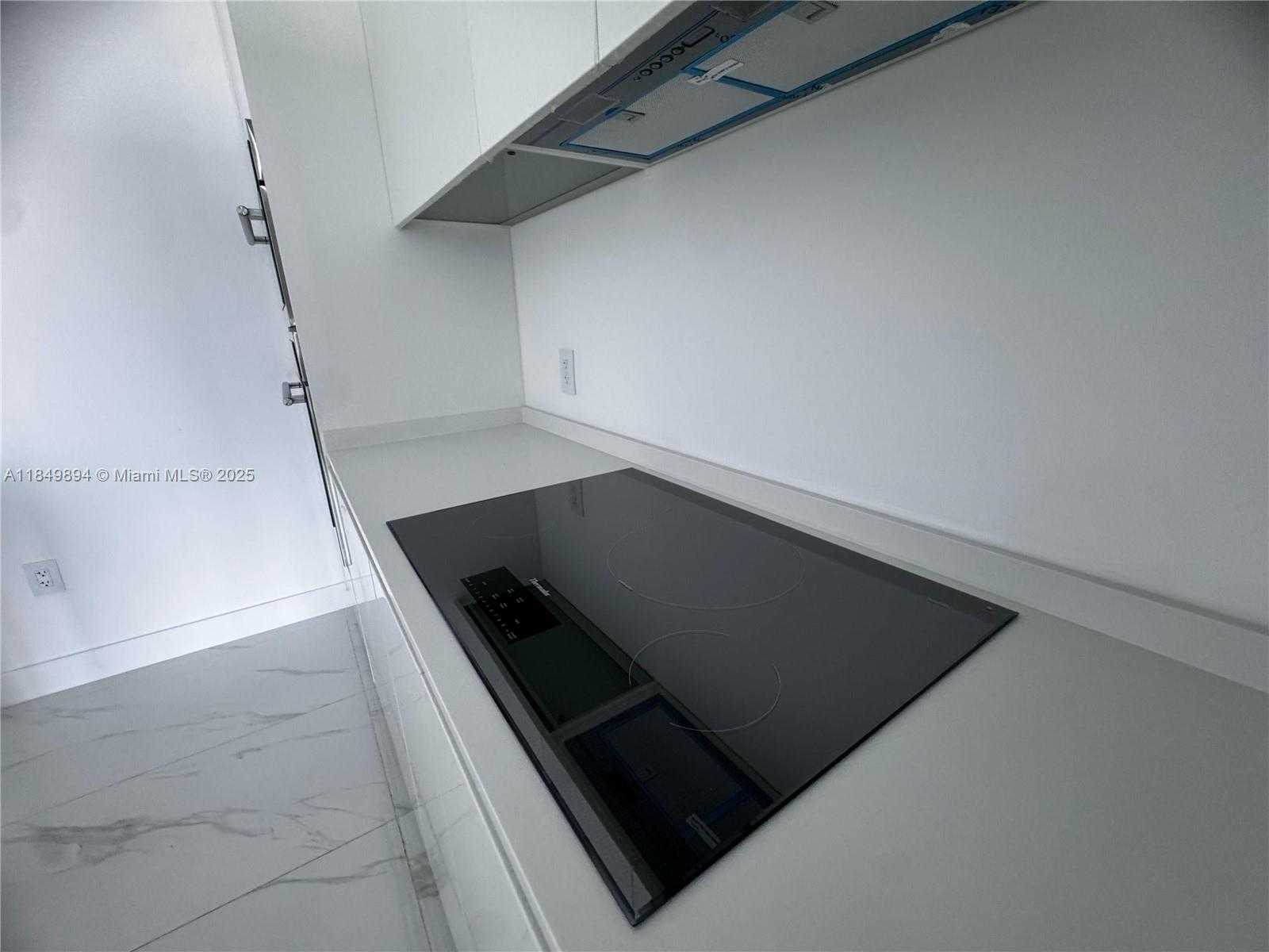 Small Image of 700 NORTH EAST 24 STREET #303, Miami Number 8