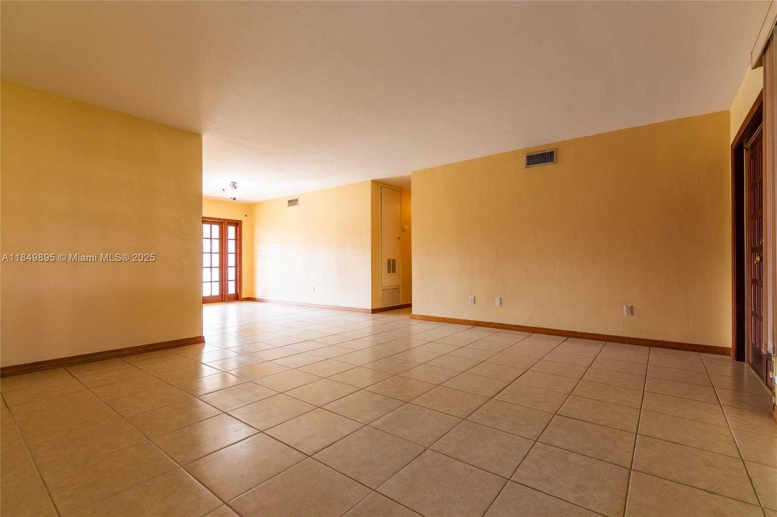 Small Image of 16221 SOUTH WEST 102ND AVE, Miami Number 10