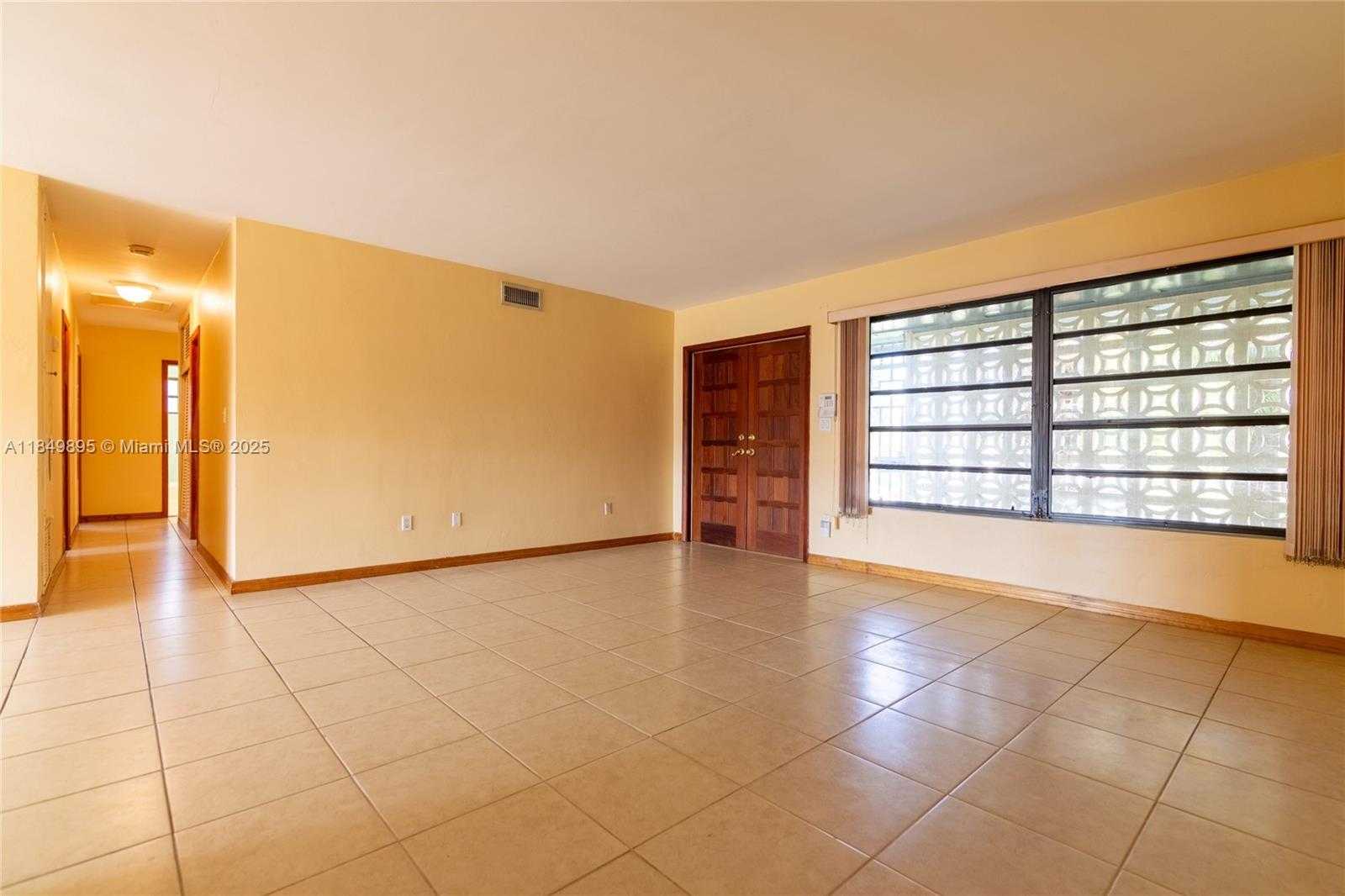 Small Image of 16221 SOUTH WEST 102ND AVE, Miami Number 11