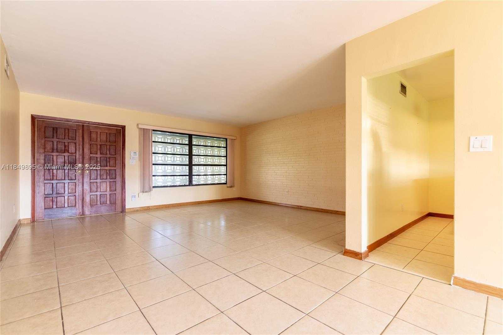 Small Image of 16221 SOUTH WEST 102ND AVE, Miami Number 12