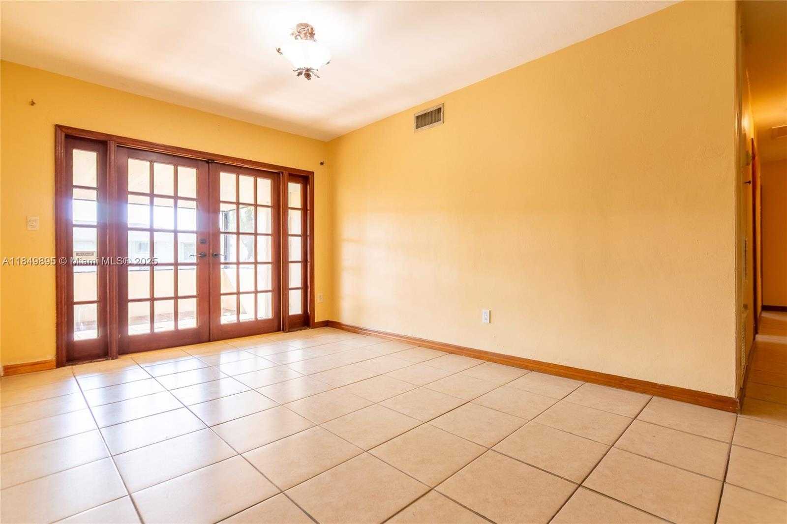 Small Image of 16221 SOUTH WEST 102ND AVE, Miami Number 13