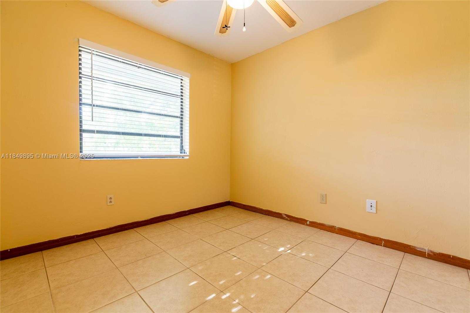 Small Image of 16221 SOUTH WEST 102ND AVE, Miami Number 17
