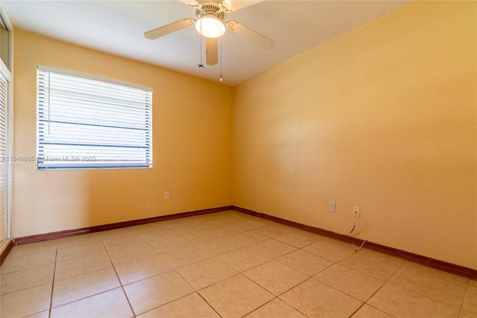 Small Image of 16221 SOUTH WEST 102ND AVE, Miami Number 19