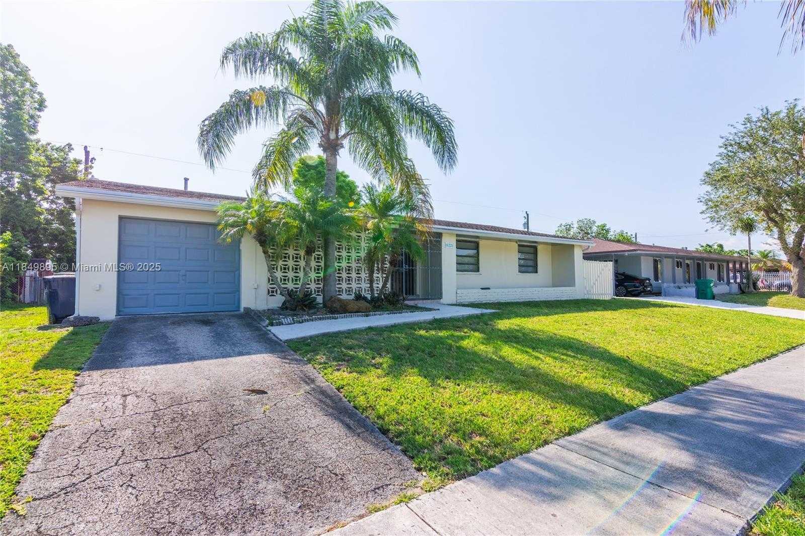 Small Image of 16221 SOUTH WEST 102ND AVE, Miami Number 2