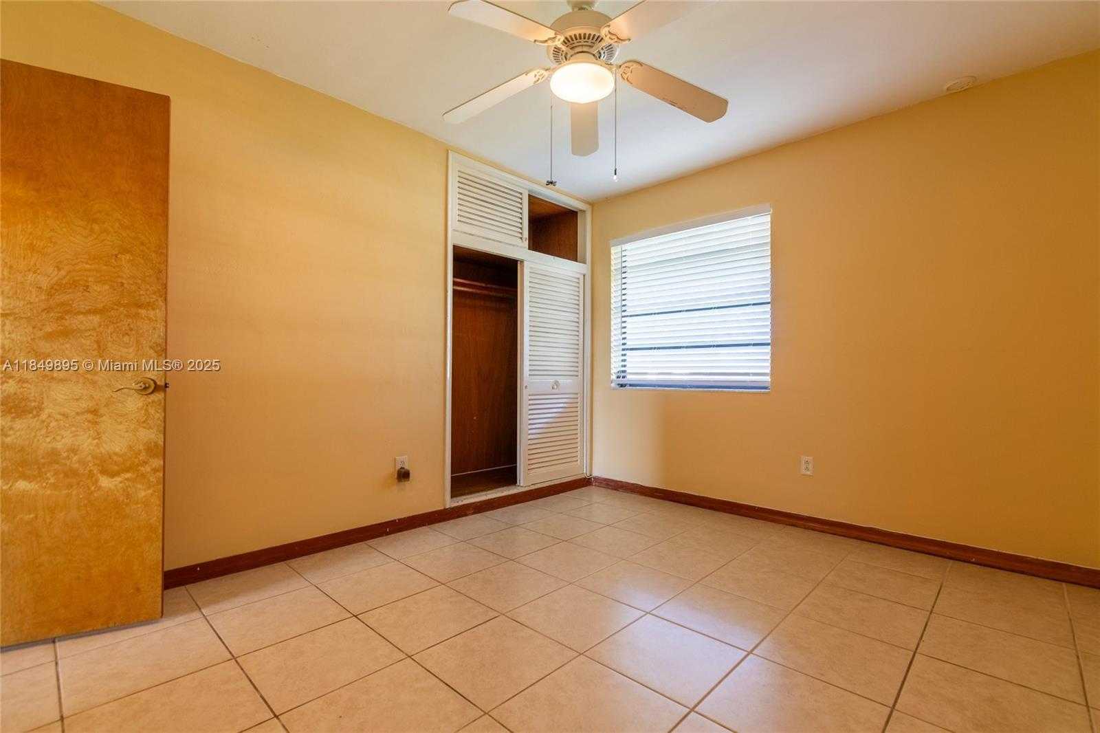Small Image of 16221 SOUTH WEST 102ND AVE, Miami Number 20