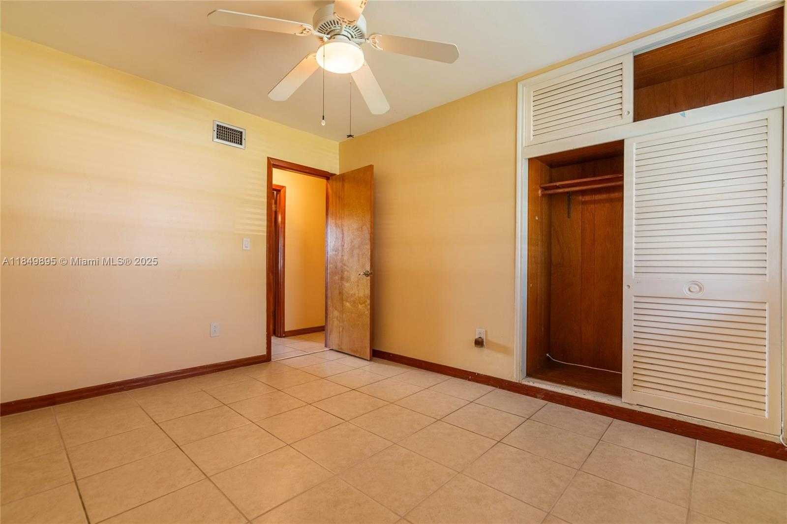 Small Image of 16221 SOUTH WEST 102ND AVE, Miami Number 21
