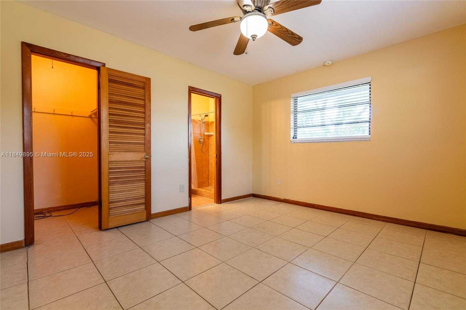 Small Image of 16221 SOUTH WEST 102ND AVE, Miami Number 22