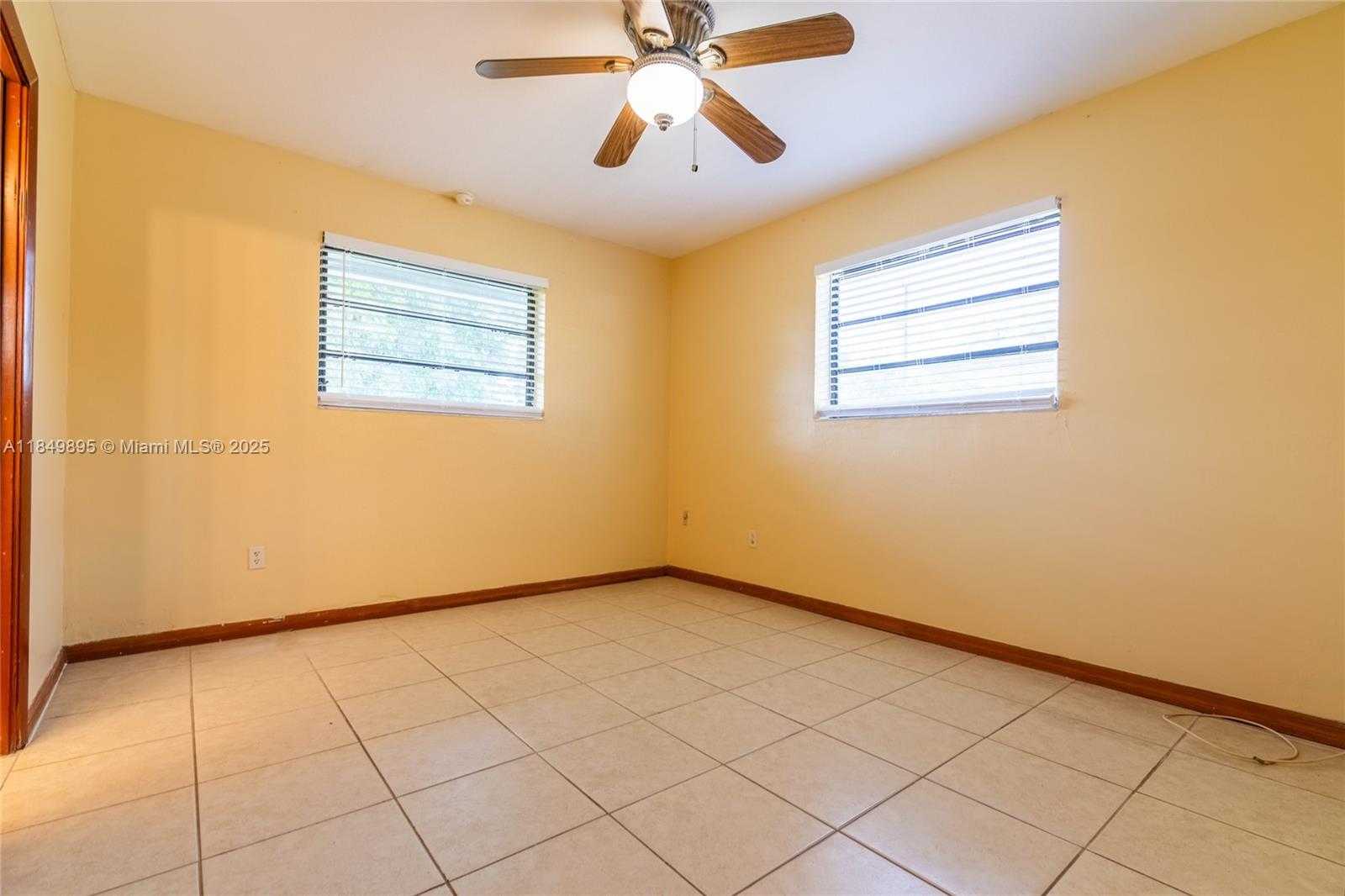 Small Image of 16221 SOUTH WEST 102ND AVE, Miami Number 23