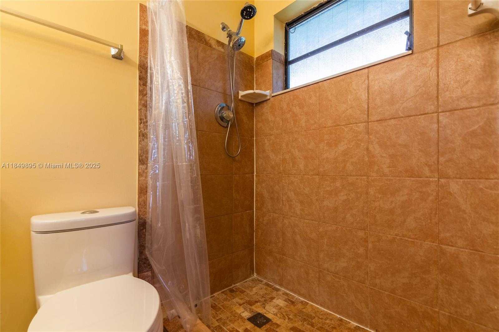 Small Image of 16221 SOUTH WEST 102ND AVE, Miami Number 25