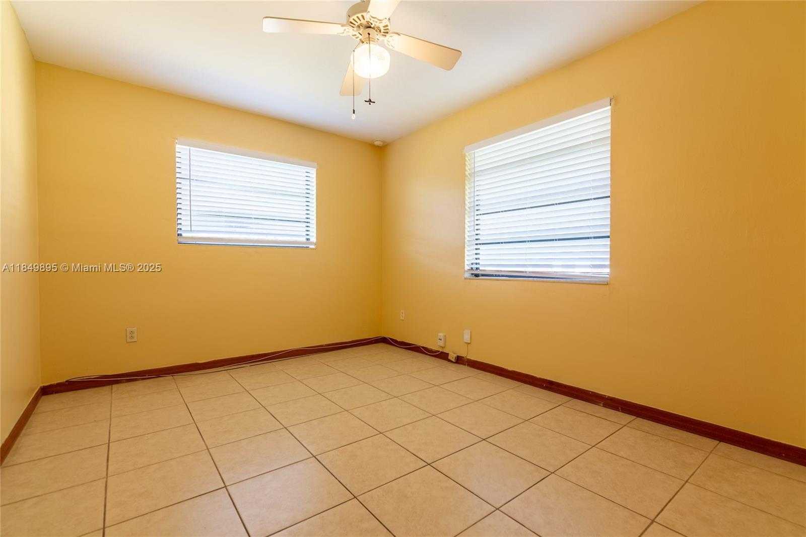 Small Image of 16221 SOUTH WEST 102ND AVE, Miami Number 27