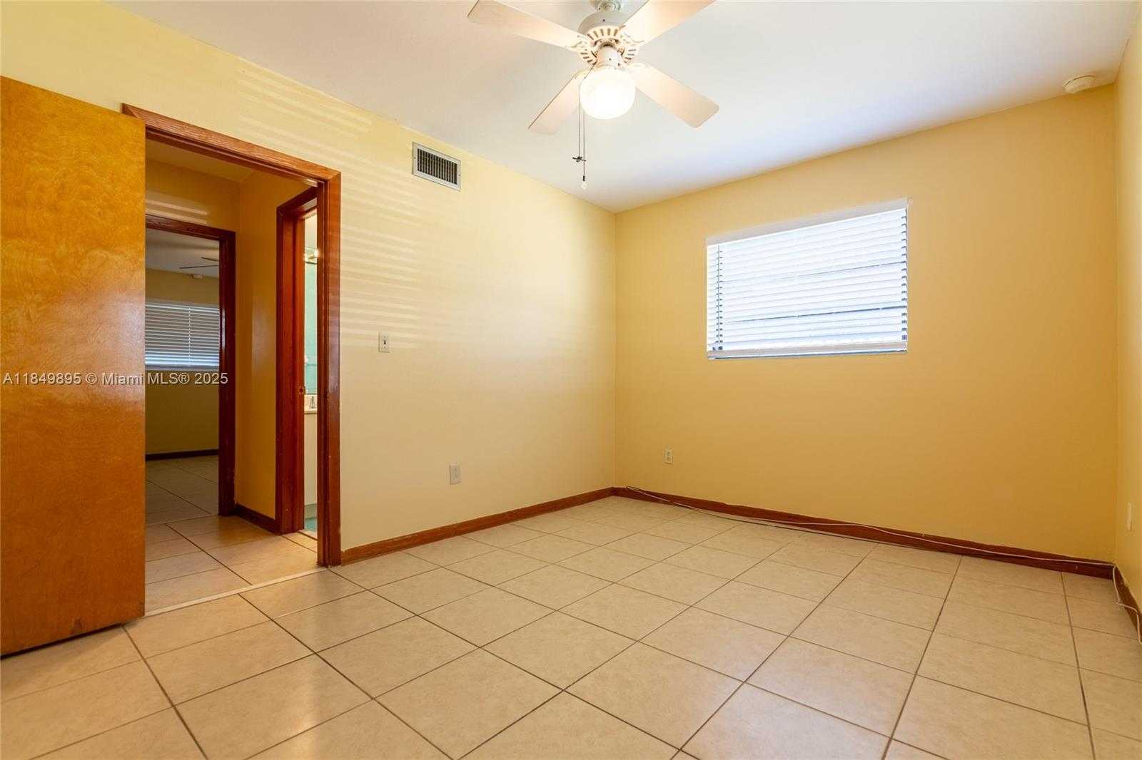 Small Image of 16221 SOUTH WEST 102ND AVE, Miami Number 28