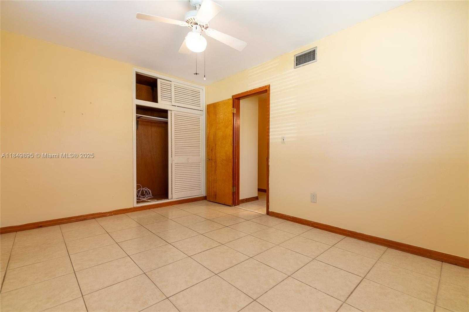 Small Image of 16221 SOUTH WEST 102ND AVE, Miami Number 29