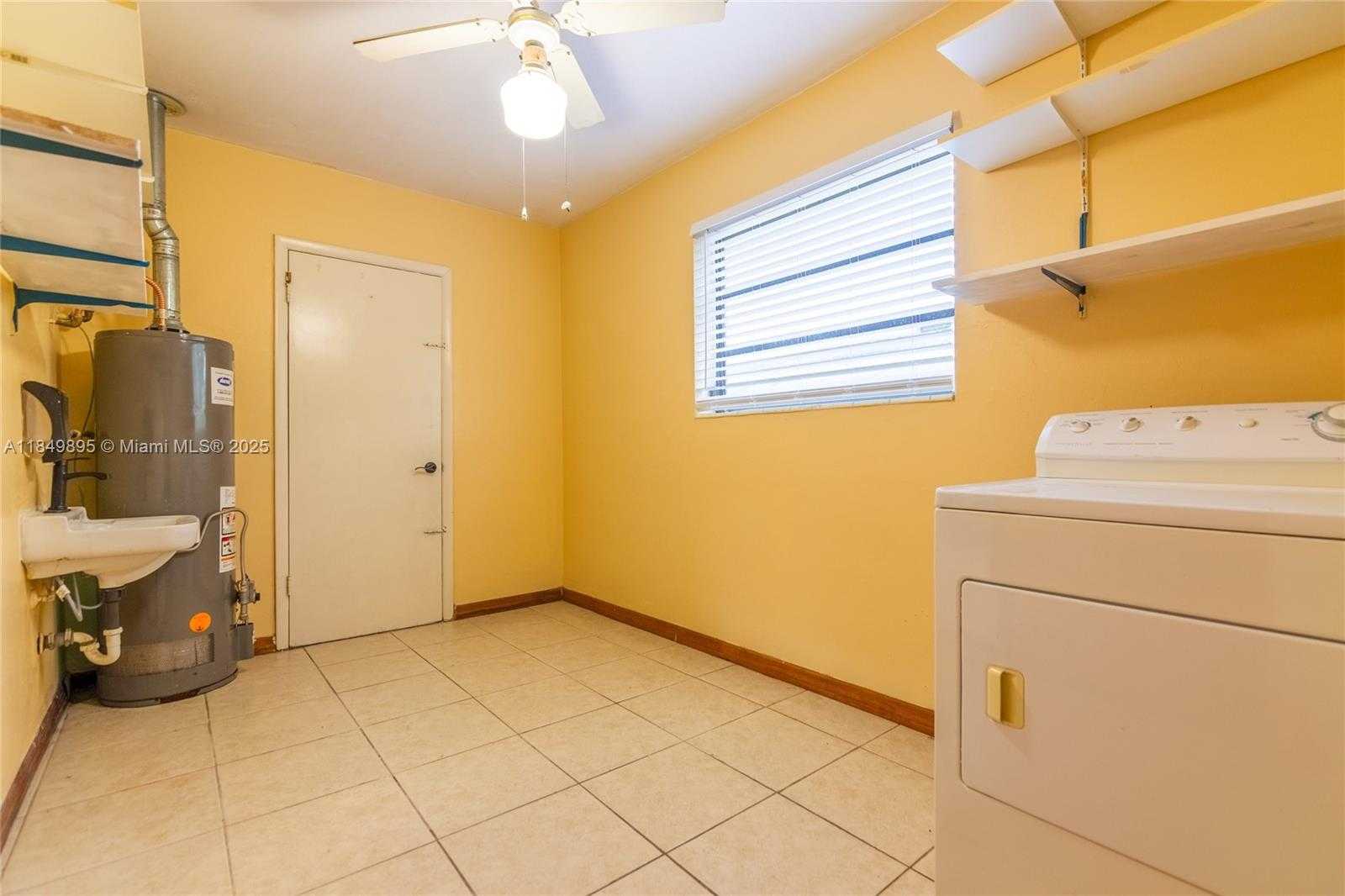 Small Image of 16221 SOUTH WEST 102ND AVE, Miami Number 34